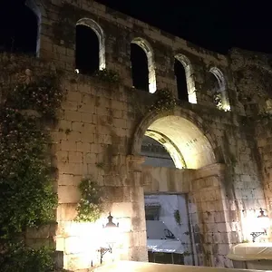 Diocletians Palace For Two Apartamento